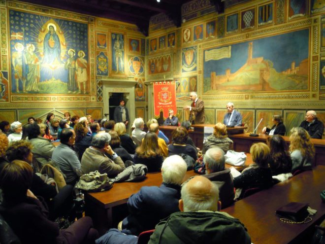 Un momento della serata, con la conferenza del Prof. Cipriani Foto di Francesco Fiumalbi